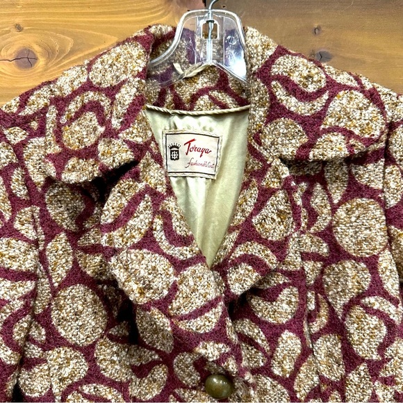 80s Vintage boucle wine beige belted womens winter coat Size 4 - Picture 2 of 14